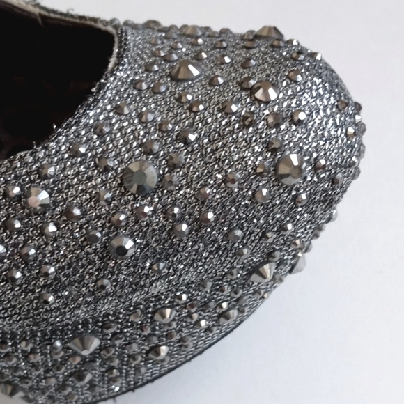 Rare Dollhouse Glam Silver Metallic Studded Platforms 7.5 - Picture 3 of 12
